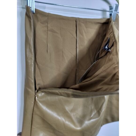 SK 144) Abercrombie & Fitch Women's Tan Vegan Leather Mini Skort XS - Picture 4 of 7